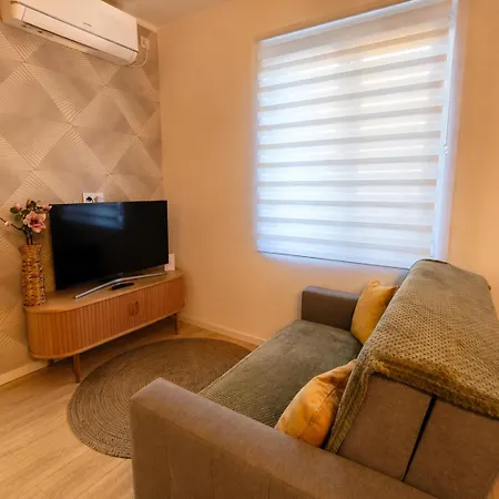 Minilux Vendeghaz Sostohegy Apartmán *